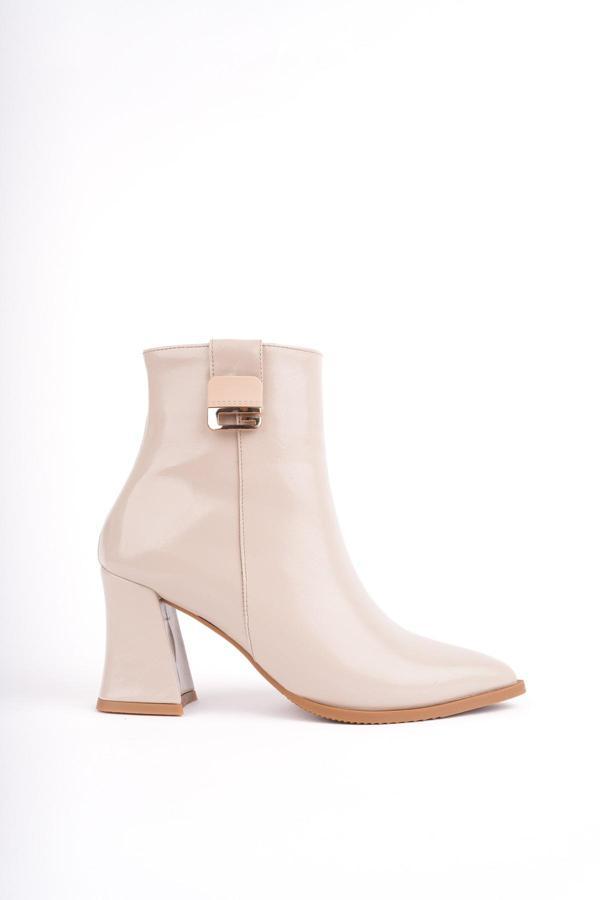 Muggo LUXERA Sivri Burun Toka Detaylı Fermuarlı Kalın Topuklu Kadın Bot - Image 1