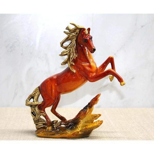 MDB Polyester Şahlanmış At Figürü - Image 1