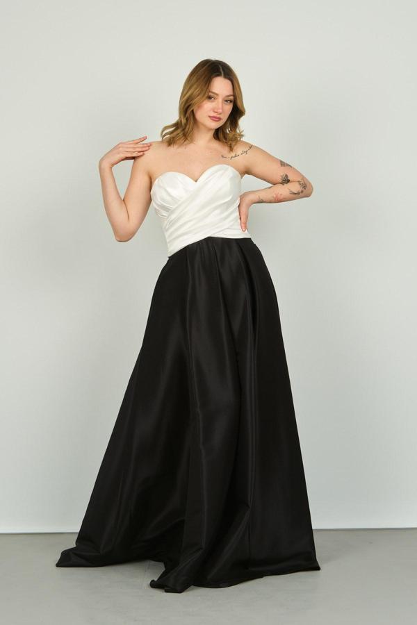 Şeref Vural Kadın Straplez Drapeli Derin Yırtmaçlı Saten Abiye Elbise 8228 Siyah-Beyaz - Image 1