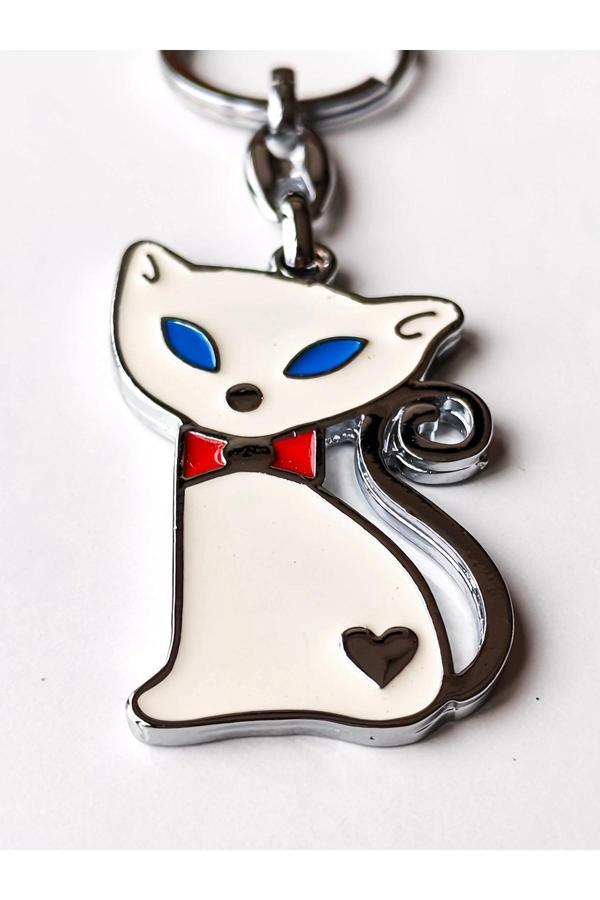Mavi Gözlü Kırmızı Papyonlu Beyaz Kedi Metal Anahtarlık - Image 1