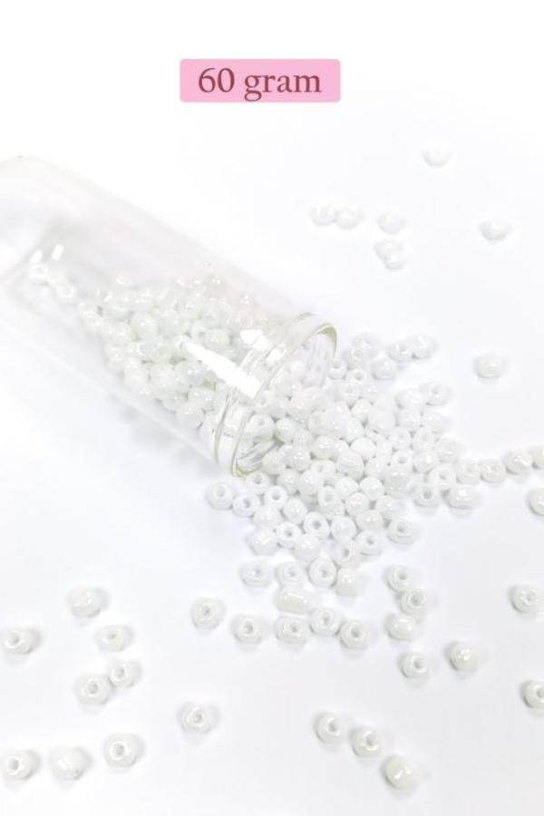 Dökme Cam Kum Boncuk Büyük Boy (6/0) 4 mm - 60 Gram - Kar Beyaz - BNC109 - Image 1