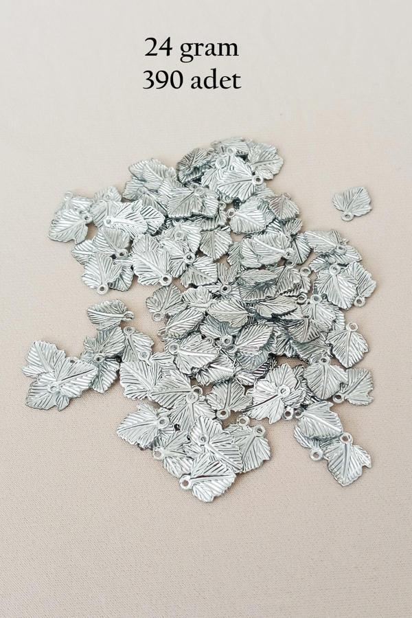 Oya Abiye Bileklik Kolye Pleksi Metalik Plastik Pul Gümüş Renk 24 gram 390 adet - BNC567 - Image 1