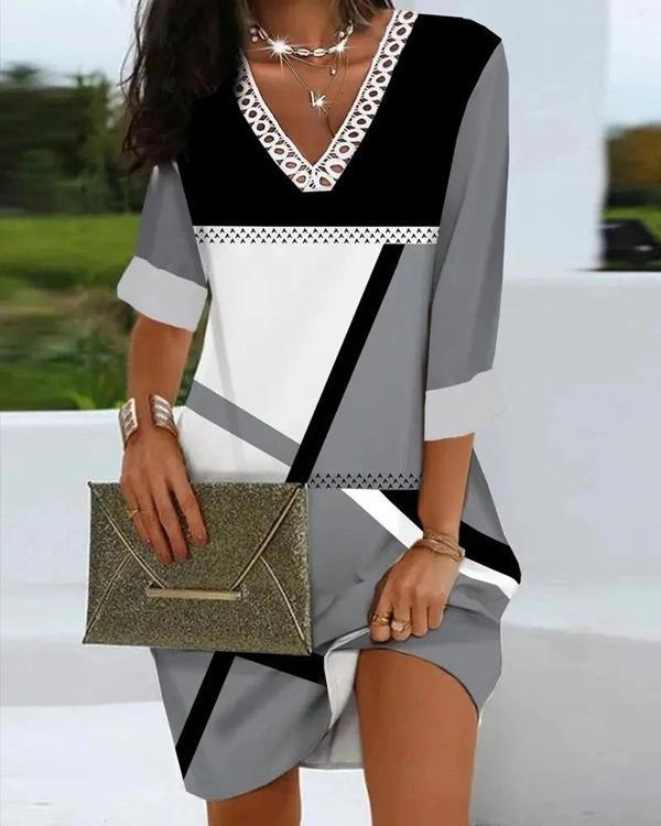 MDB Kadın Fakir Kollu V Dantel Yaka Geometrik Desenli Dalgıç Elbise - Image 1