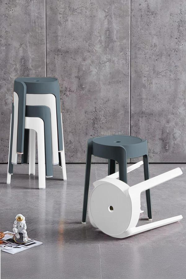 İronika Kaymaz Ayaklı Dekoratif İç İçe Geçebilen Plastik Tabure Mutfak Bahçe Taburesi 6 Adet Antrasit Beyaz - Image 1