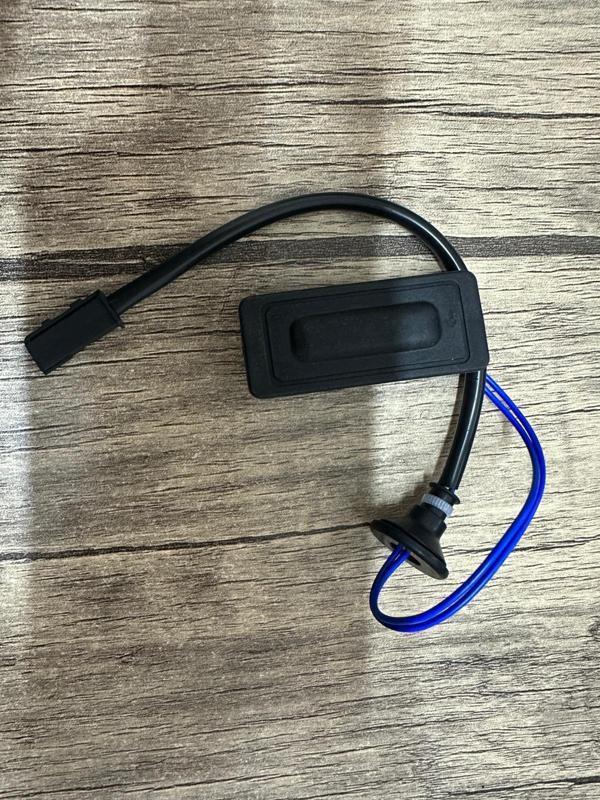 Chevrolet Aveo T300 Bagaj Açma Düğmesi 96940890 - Image 1