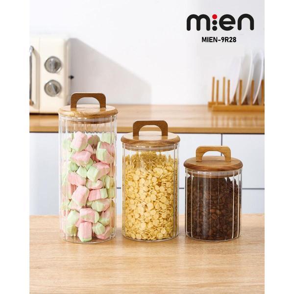 MİEN 3’lü Akasya Kapaklı Borosilikat Cam Kavanoz Seti – Çizgili Desenli – 16/20/25 cm - Image 1
