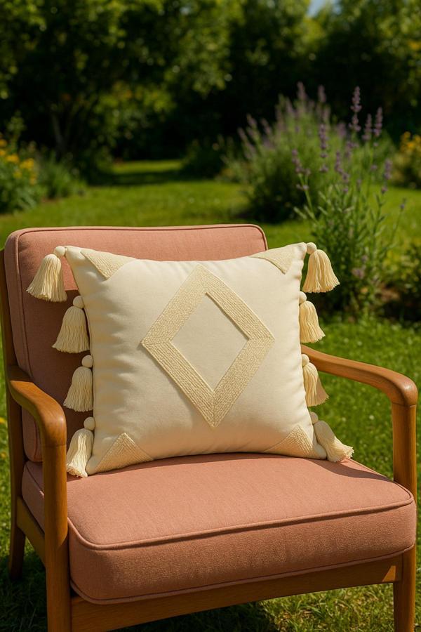 Saymine Çok Püsküllü Kırlent Kılıfı - Image 1