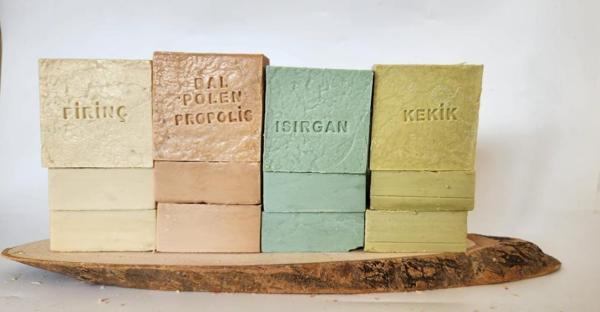 Doğal Üretim Sabunu Karışık (Pirinç-Bal Polen Propolis- Isırgan-Kekik) 12'li Set - Image 1