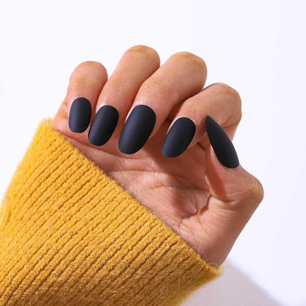 12 Adet Kendinden Yapışkanlı Tak ve Çık Mat Siyah Takma Tırnak - Image 1