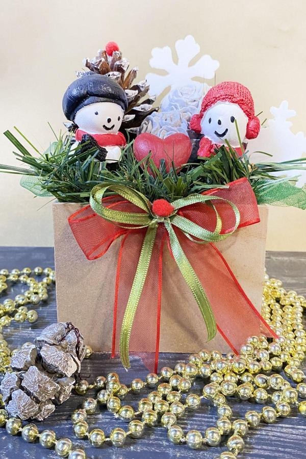 Gia Design Kardan Adamlar Ve Yeni Yıl Kokulu Taş Aranjmanı - Image 1