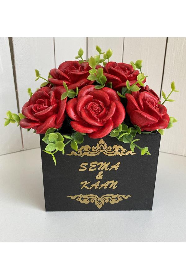 Gia Design Kişiye Özel Isimli Kırmızı Güller Kokulu Taş Aranjmanı - Image 1