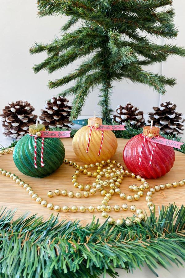 Gia Design Mutlu Yıllar El Yapımı 3'Lü Yılbaşı Topu Kokulu Mum Hediye Seti - Image 1