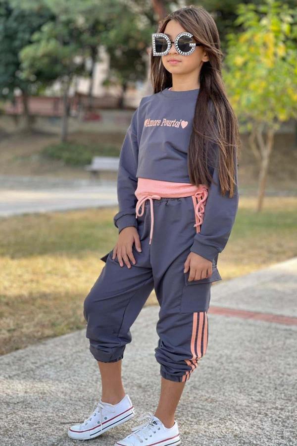 Kız Çocuk Yazı Detaylı Crop Kaşkorse Kolsuz Badi Detaylı Kargo Cepli Alt Lacivert Eşofman Takım - Image 1