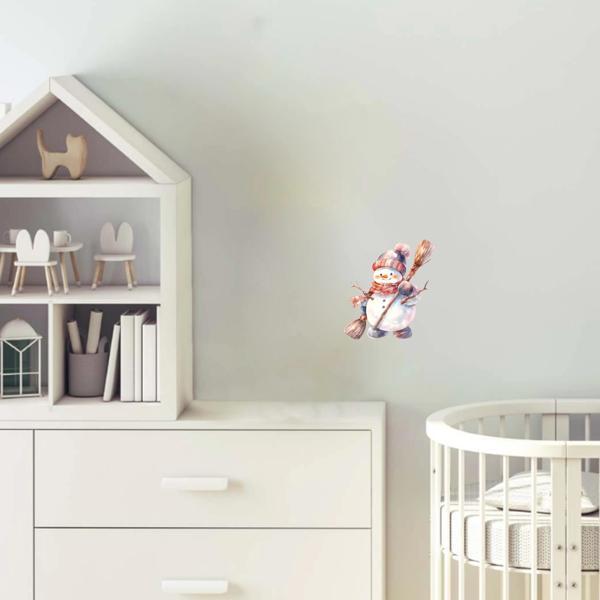 Süpürgeli Karlı Adam Duvar Stickerı - Image 1