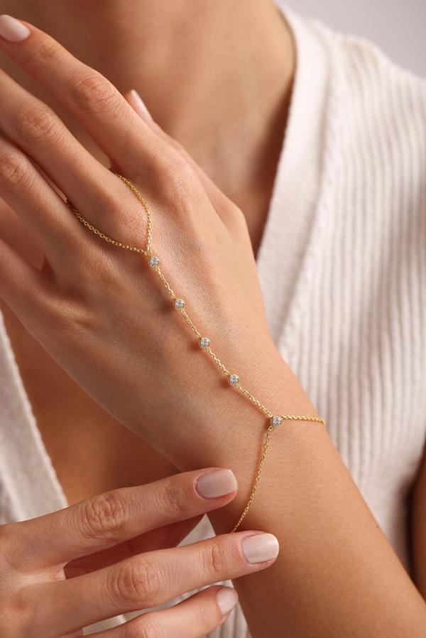 925 Ayar Gümüş Gold Kaplama Beyaz Taşlı Kalpli Şahmeran Bileklik  - Image 1