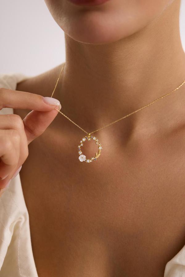 925 Ayar Gümüş Gold Kaplama Manolya Çiçeği Işıltılı Daire Model Kolye - Image 1