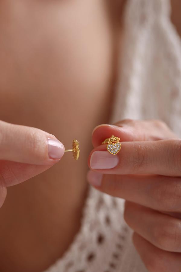 925 Ayar Gümüş Gold Kaplama Minik Kral Tacı Kalp Küpe - Image 1