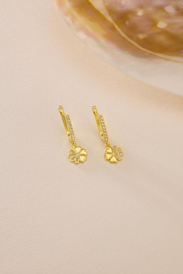 925 Ayar Gümüş Gold Kaplama Sallantılı U Model Çiçek Küpe - Image 1