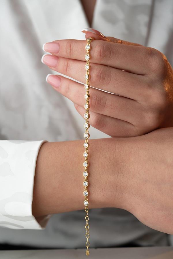 925 Ayar Gümüş Gold Beyaz Taşlı Yuvarlak Tasarım Bileklik - Image 1