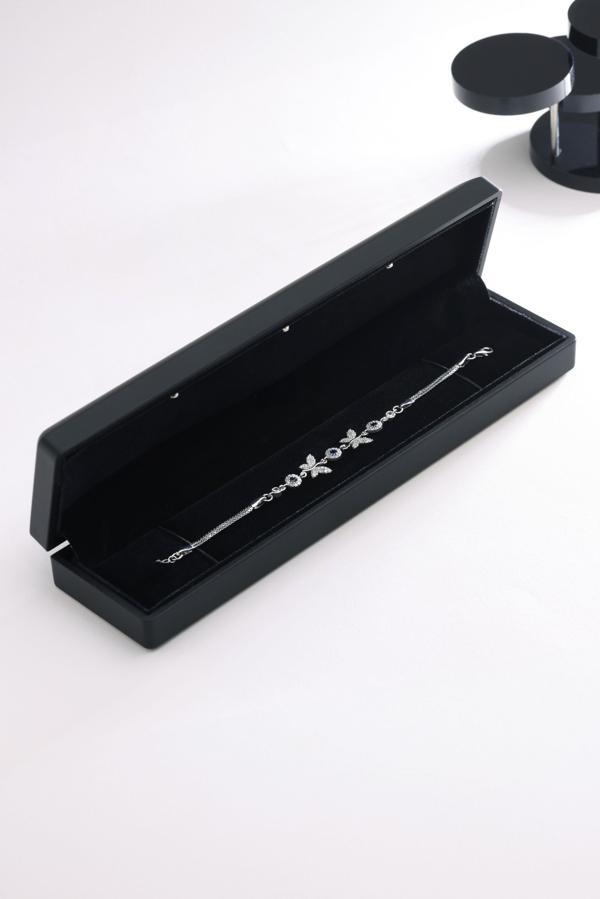 925 Ayar Gümüş Işıklı Kutuda Çift Kelebek Mavi Taş Detaylı Bileklik - Image 1