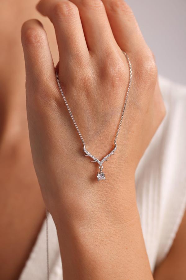 925 Ayar Gümüş Rodyum Kaplama Kanatlı Tektaş Tasarım Kolye - Image 1