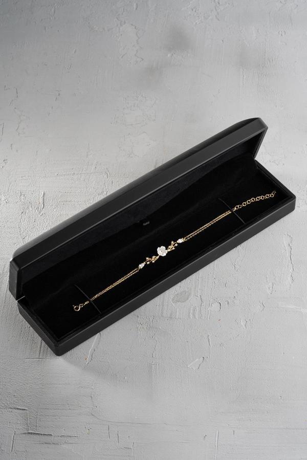 925 Ayar Gümüş Işıklı Kutuda Gold Kaplama Bahar Işıltılı Manolya Çiçeği Bileklik  - Image 1