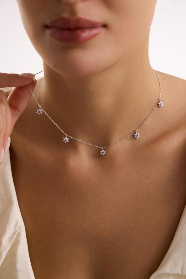 925 Ayar Gümüş Rodyum Kaplama Mor Taşlı Minimal Çiçek Şans Kolye - Image 1