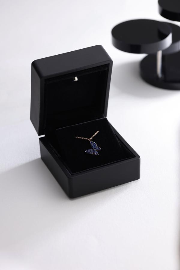 925 Ayar Gümüş Işıklı Kutuda Minik Mavi Kelebek Kolye Kadın Gümüş Kolye  - Image 1