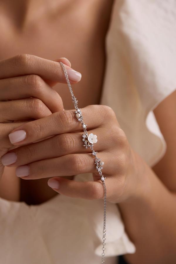 925 Ayar Gümüş Rodyum Kaplama Bahar Şenliği Manolya Çiçeği İnci Kelebek Detaylı Bileklik - Image 1