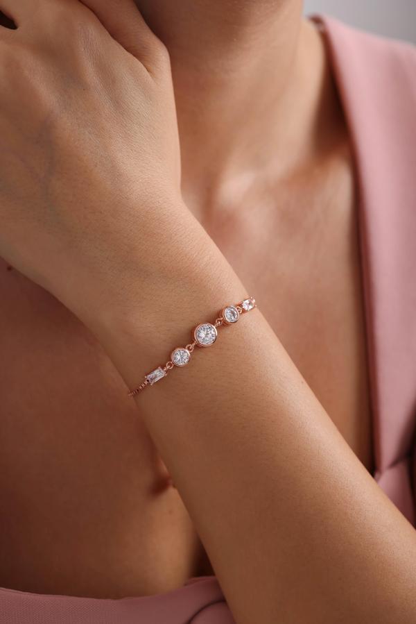 925 Ayar Gümüş Rose Kaplama Ayarlanabilir Asansörlü Üçtaş Model Bileklik  - Image 1