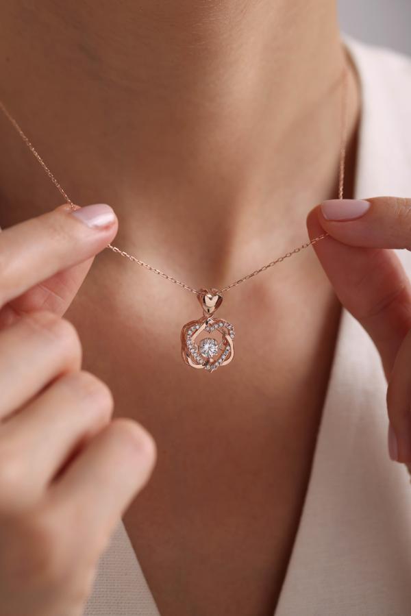 925 Ayar Gümüş Rose Kaplama Hareketli Minik Taşlı Çift Kalpli Model Kolye - Image 1