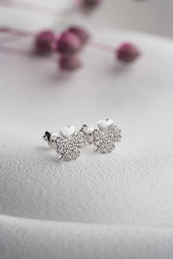 925 Ayar Gümüş Rodyum Kaplama Zirkon Taşlı 4 Yaprak Yonca Küpe - Image 1