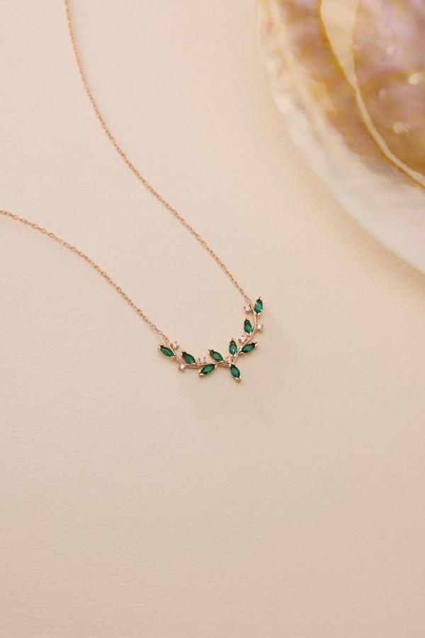 925 Ayar Gümüş Rose Kaplama Yeşil Mekik Taşlı Zarif Sarmaşık Kolye - Image 1