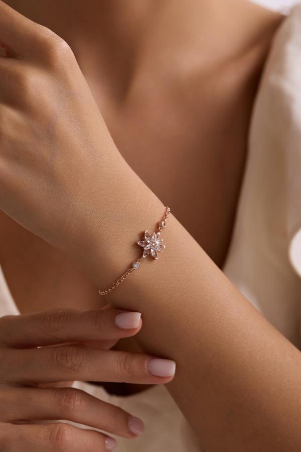 925 Ayar Gümüş Rose Kaplama Doç Zincirli Beyaz Taşlı Lotus Çiçeği Bileklik - Image 1