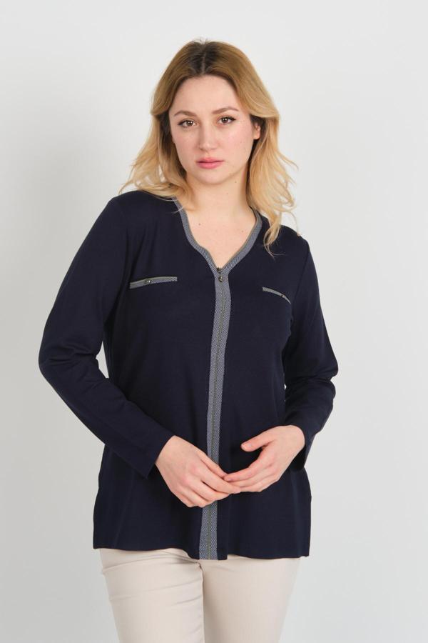 Detay Triko Kadın Süs Cepli Toka Detaylı Uzun Kol Anne Bluz 5717 Lacivert - Image 1