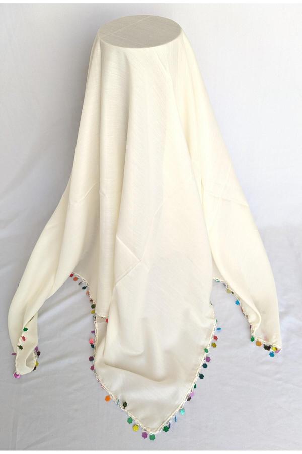 Bircan Hediyelik Renkli Pullu Tığ Oyası Krem Rengi Baş Örtüsü Eşarp Namaz Bezi - Image 1