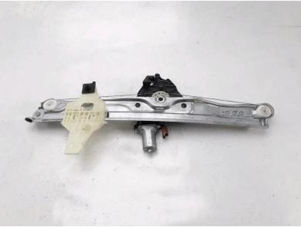 Dacia Sandero III Ön Sağ Cam Krikosu (Orijinal Ürün Natural Kutu) Oem No (807207678R) - Image 1