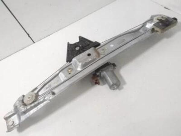 Dacia Sandero Sol Arka Cam Krikosu (Orijinal Ürün Natural Kutu) Oem No (827210075R) - Image 1