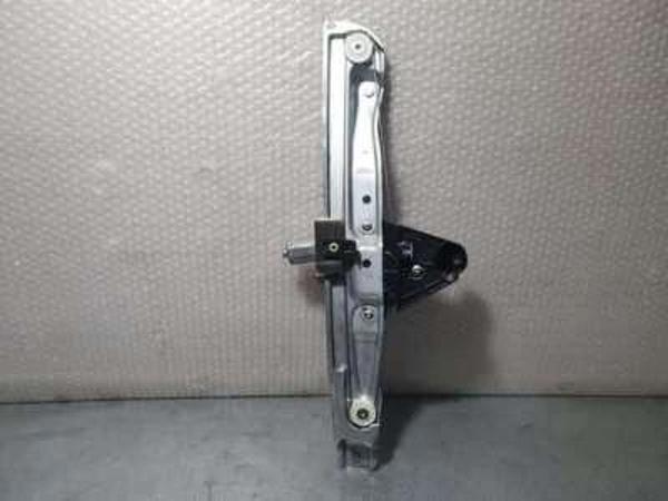 Dacia Sandero III Sağ Arka Cam Krikosu (Orijinal Ürün Natural Kutu) Oem No (827207471R) - Image 1