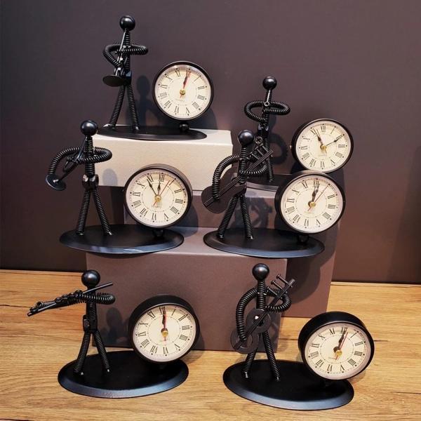 Metal Adam Masaüstü Saat - Image 1