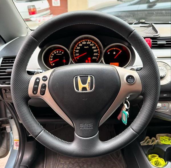 Honda Jazz Araca Özel Direksiyon Kılıfı (NOKTA DÜZ SİYAH İP) - Image 1