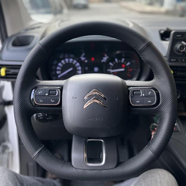 Citroen Berlingo 2022 Araca Özel Direksiyon Kılıfı (Plastik Direksiyona Uyumludur) - Image 1