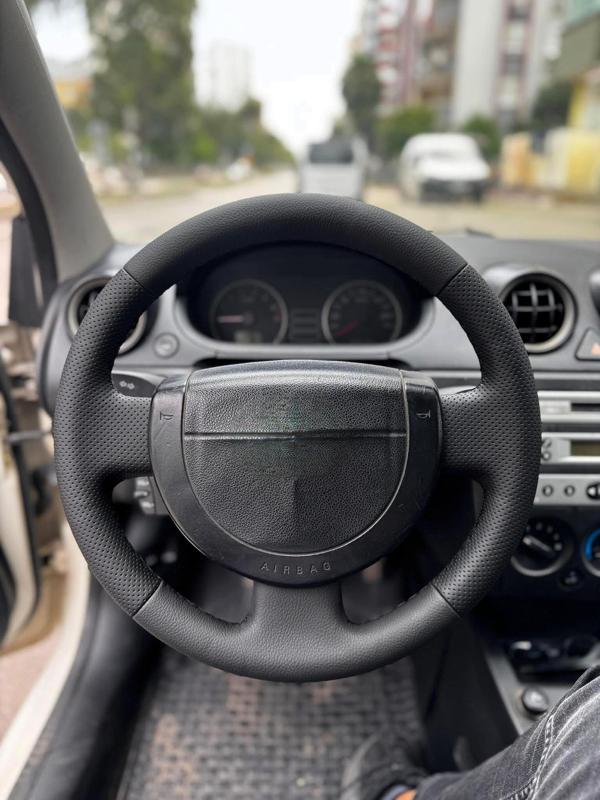 Ford Fusion Fiesta Araca Özgü Dikmeli Direksiyon Kılıfı ÇIKINTISIZ DİREKSİYONLARA UYGUNDUR - Image 1