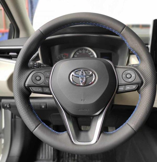Toyota Corolla 2020-2024 Araca Özel Direksiyon Kılıfı (Soft Nokta Bentley Mavi Dikiş) - Image 1
