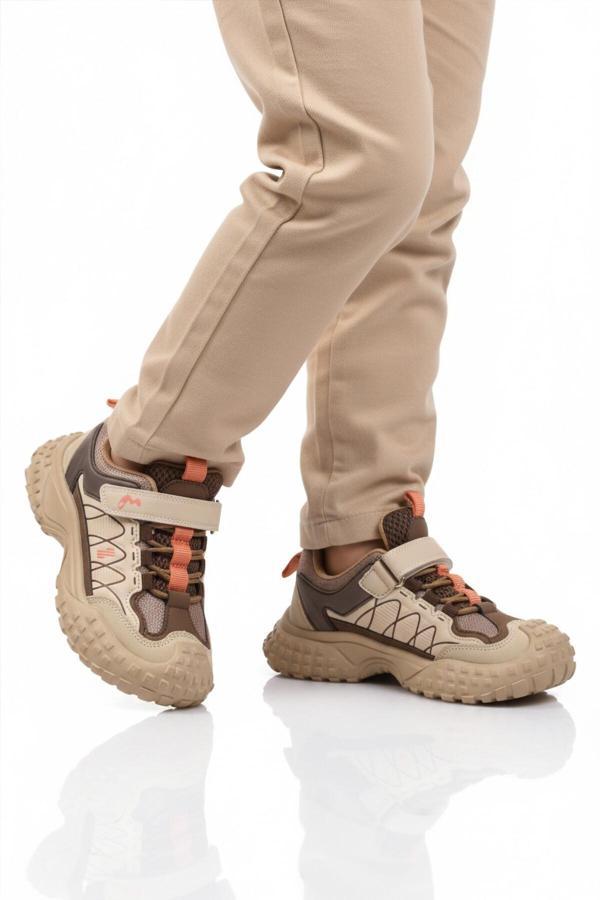 Bej Cırtlı Kaymaz Hafif Esnek Erkek Çocuk Spor Ayakkabı 22676 F - Image 1