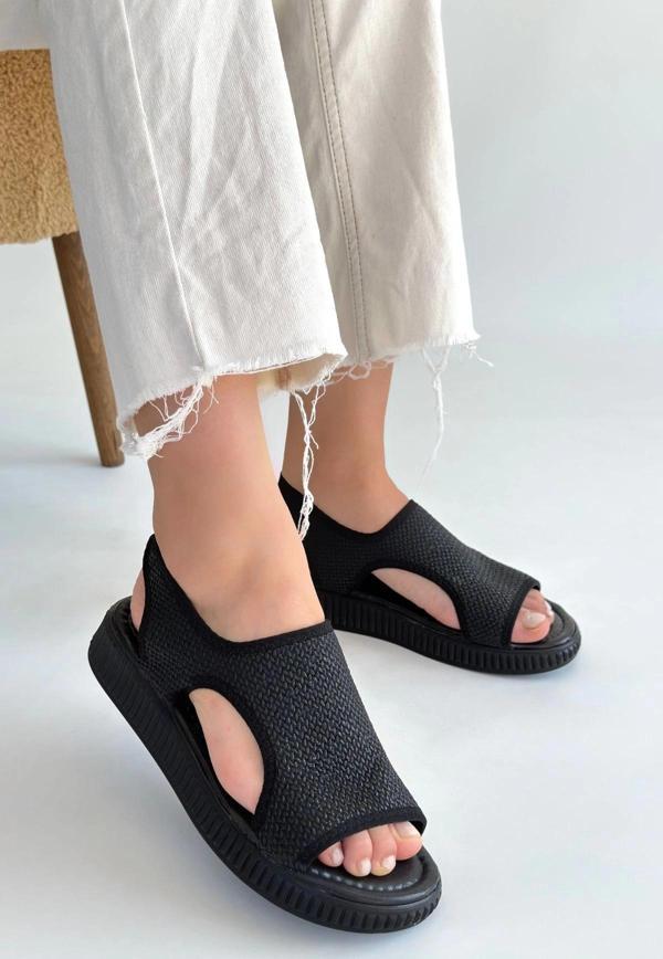 Wayi Siyah Hasır Cilt Sandalet - Image 1