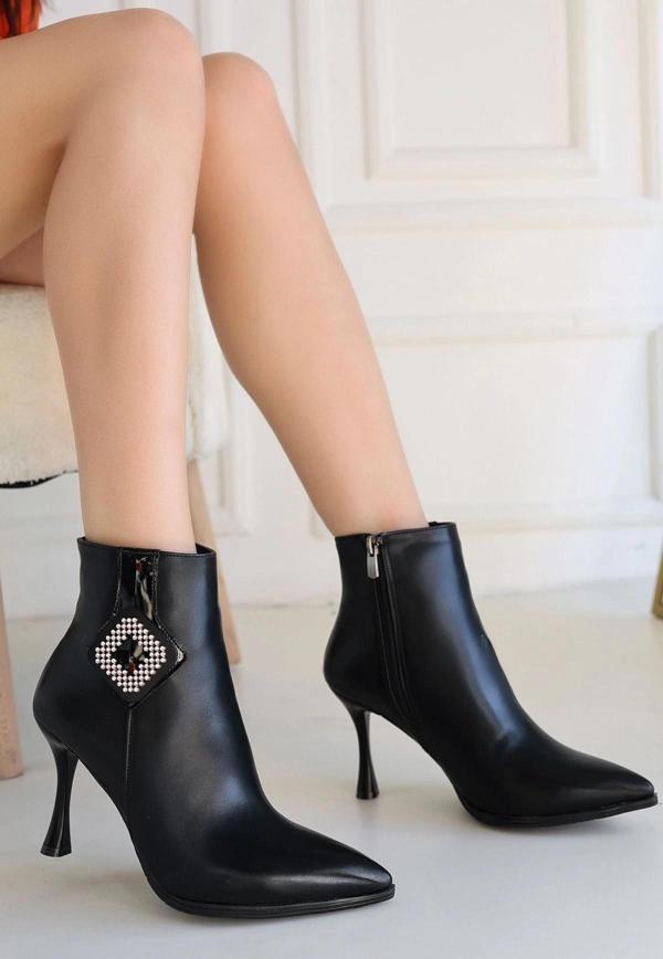 Moose Siyah Cilt Topuklu Bot - Image 1