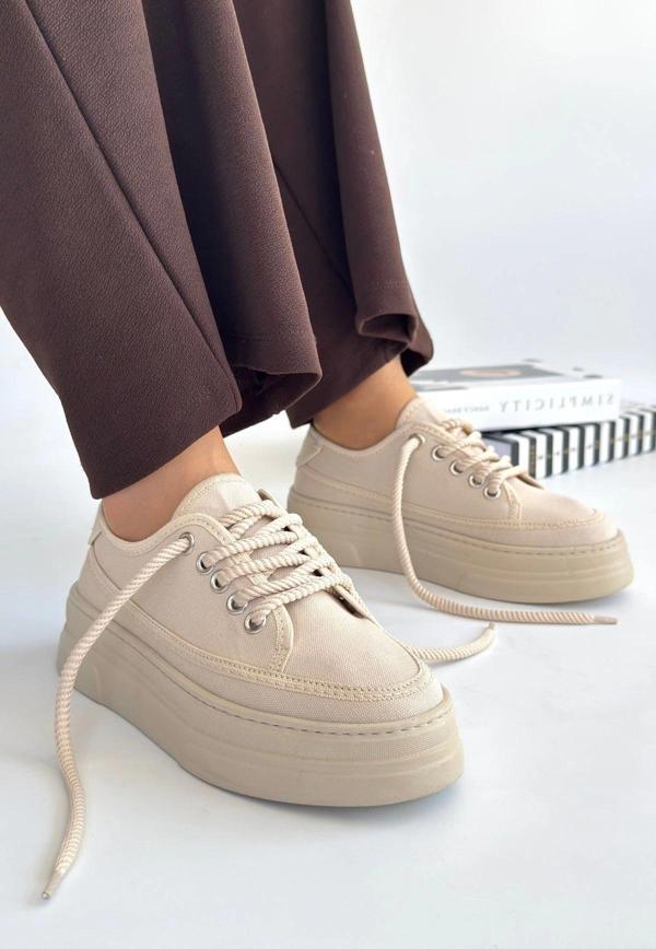 Carin Bej Keten Bağcıklı Spor Ayakkabı - Image 1