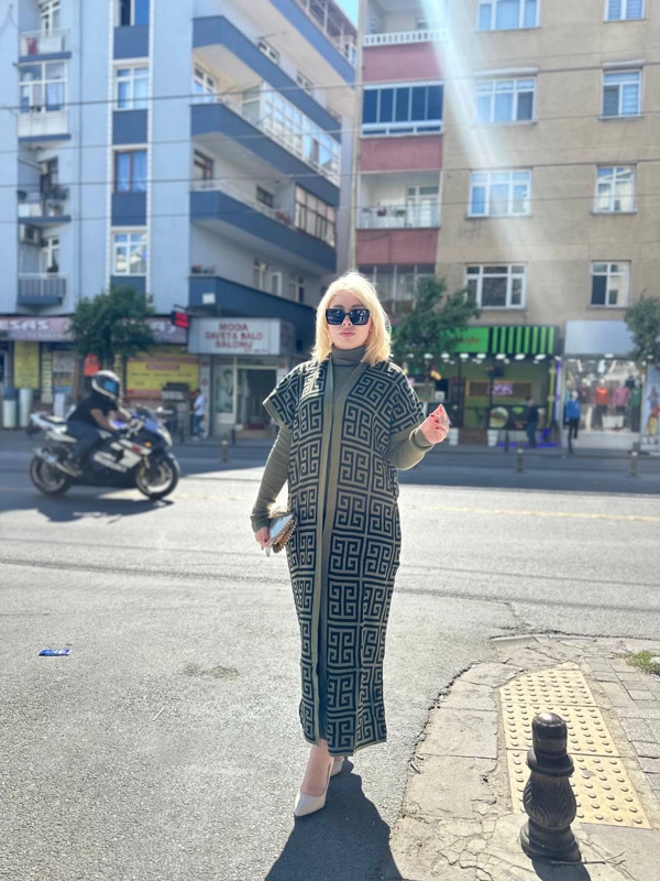 Siyah çizgi desenli elbiseli hırka triko takım haki - Image 1