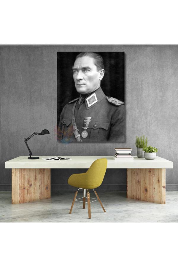 Siyah Beyaz Uniformalı Atatürk Portresi Mustafa Kemal Atatürk Kanvas Tablo Modeli Ev Ofis Dekoru - Image 1